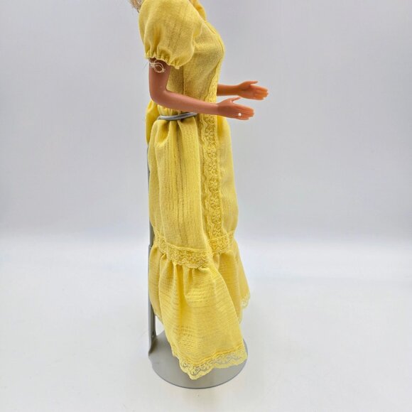 Vintage Magic Curl Barbie Doll 1981 3856 Original Yellow Dress Mattel Read - Picture 16 of 16